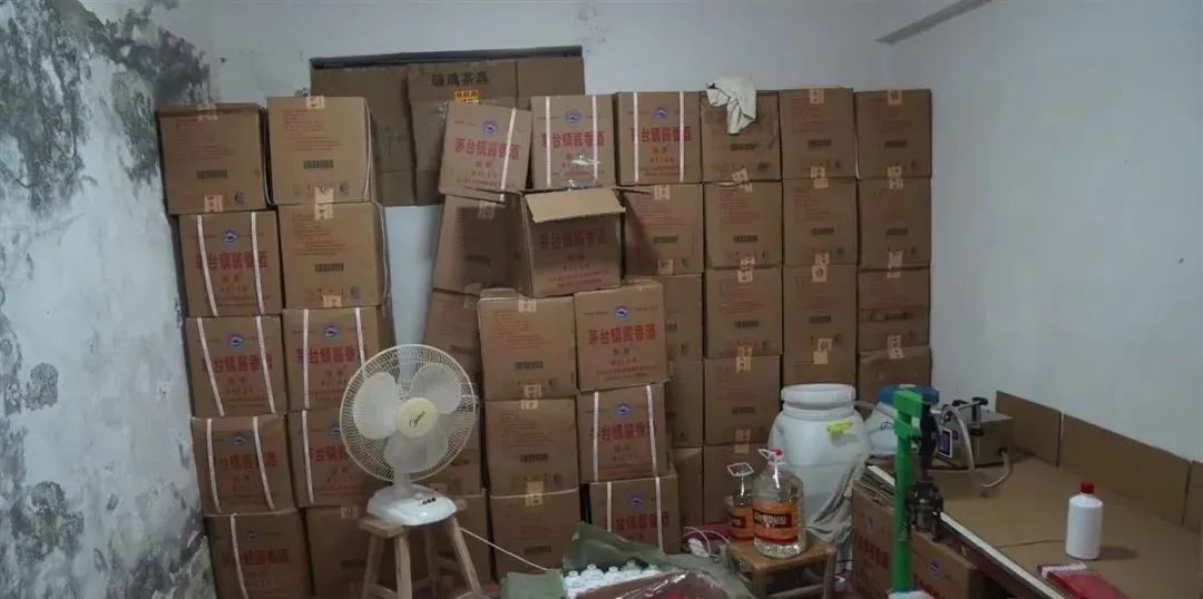 仿真飞天茅台_仿真茅台飞天图片_仿真茅台多少钱一箱