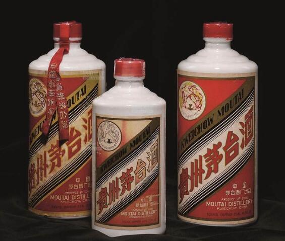 白瓶1935茅台酒多少钱一,茅台集团1935红色圣地几十块一瓶真的吗