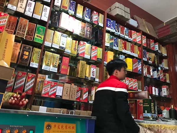 仿真飞天茅台_仿真茅台多少钱一箱_仿真飞天茅台价格