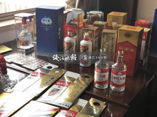 仿飞天茅台酒_仿真飞天茅台_仿真茅台飞天图片