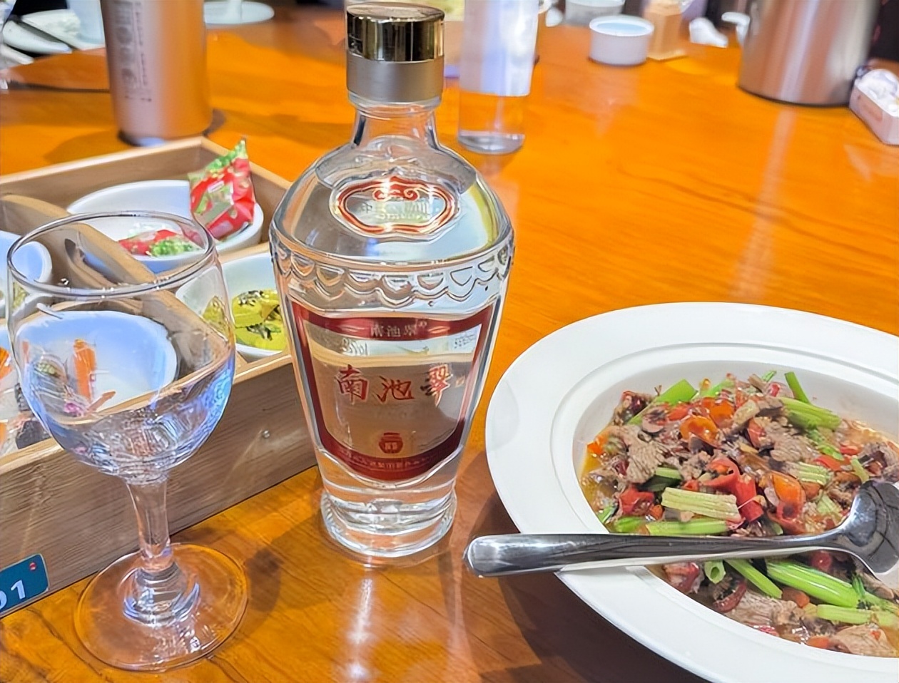 茅台飞天a货厂家_A货飞天茅台_茅台飞天厂家直销批发价
